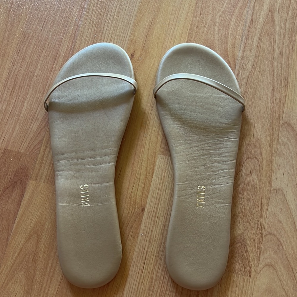 TKEES Nude Sandal, Size 10 - Picture 2 of 5
